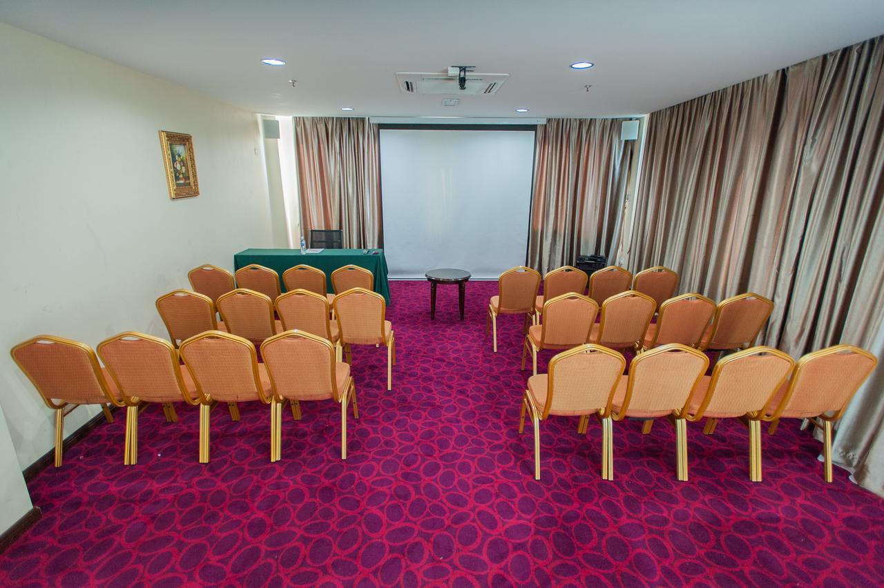 Kemena Hotel Bintulu Buitenkant foto