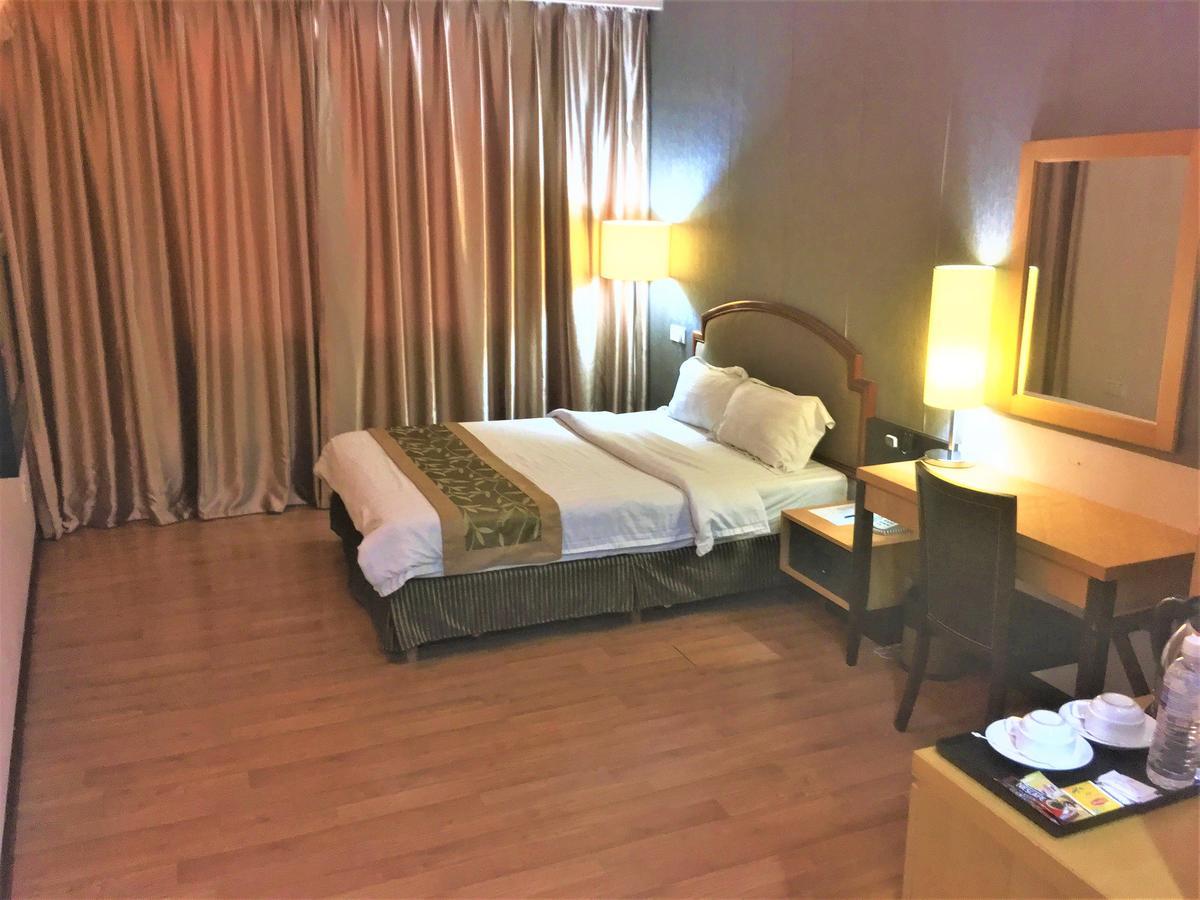 Kemena Hotel Bintulu Buitenkant foto