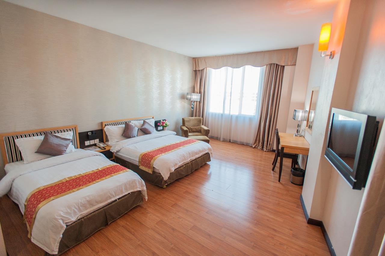 Kemena Hotel Bintulu Buitenkant foto
