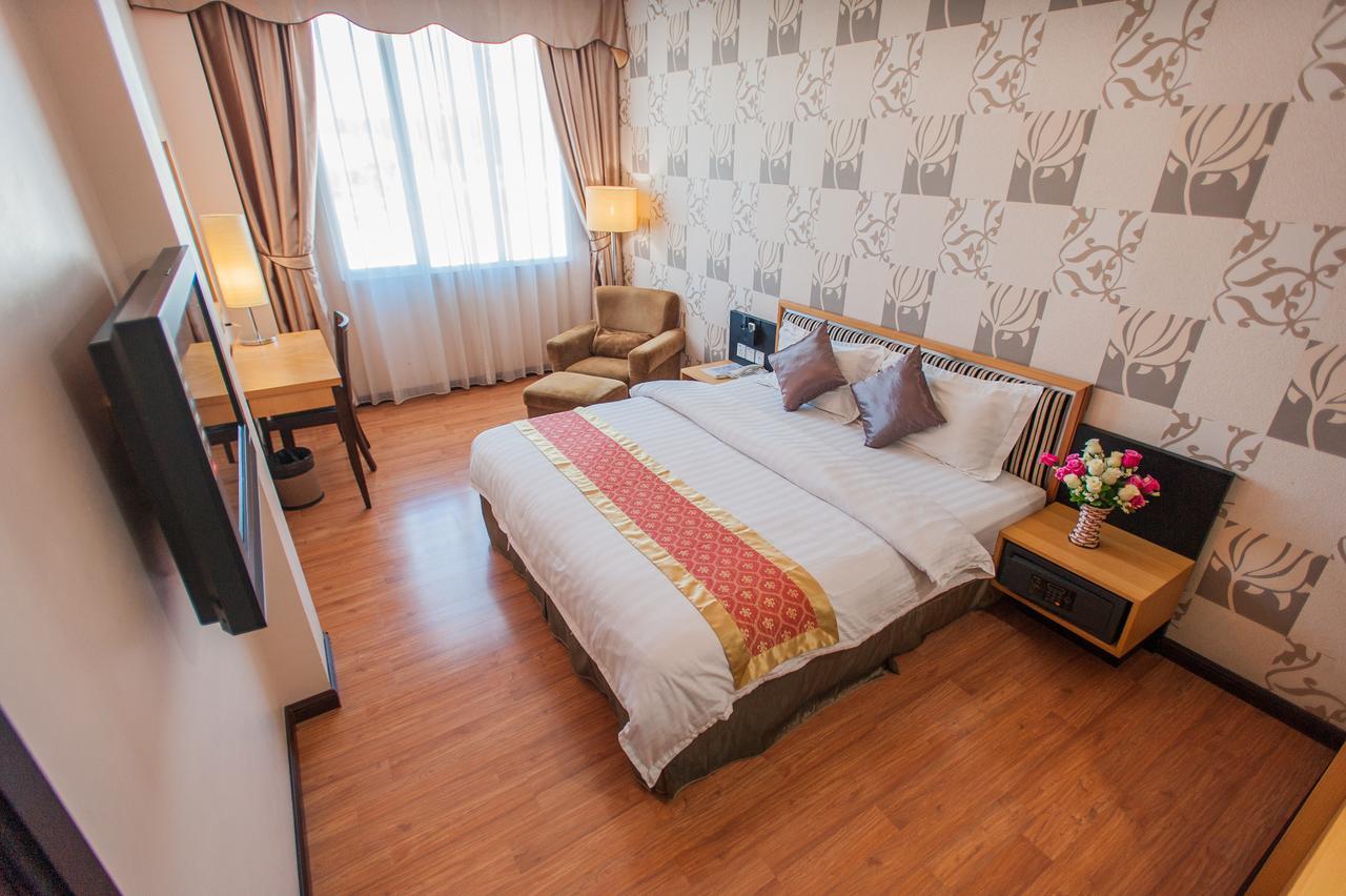 Kemena Hotel Bintulu Buitenkant foto