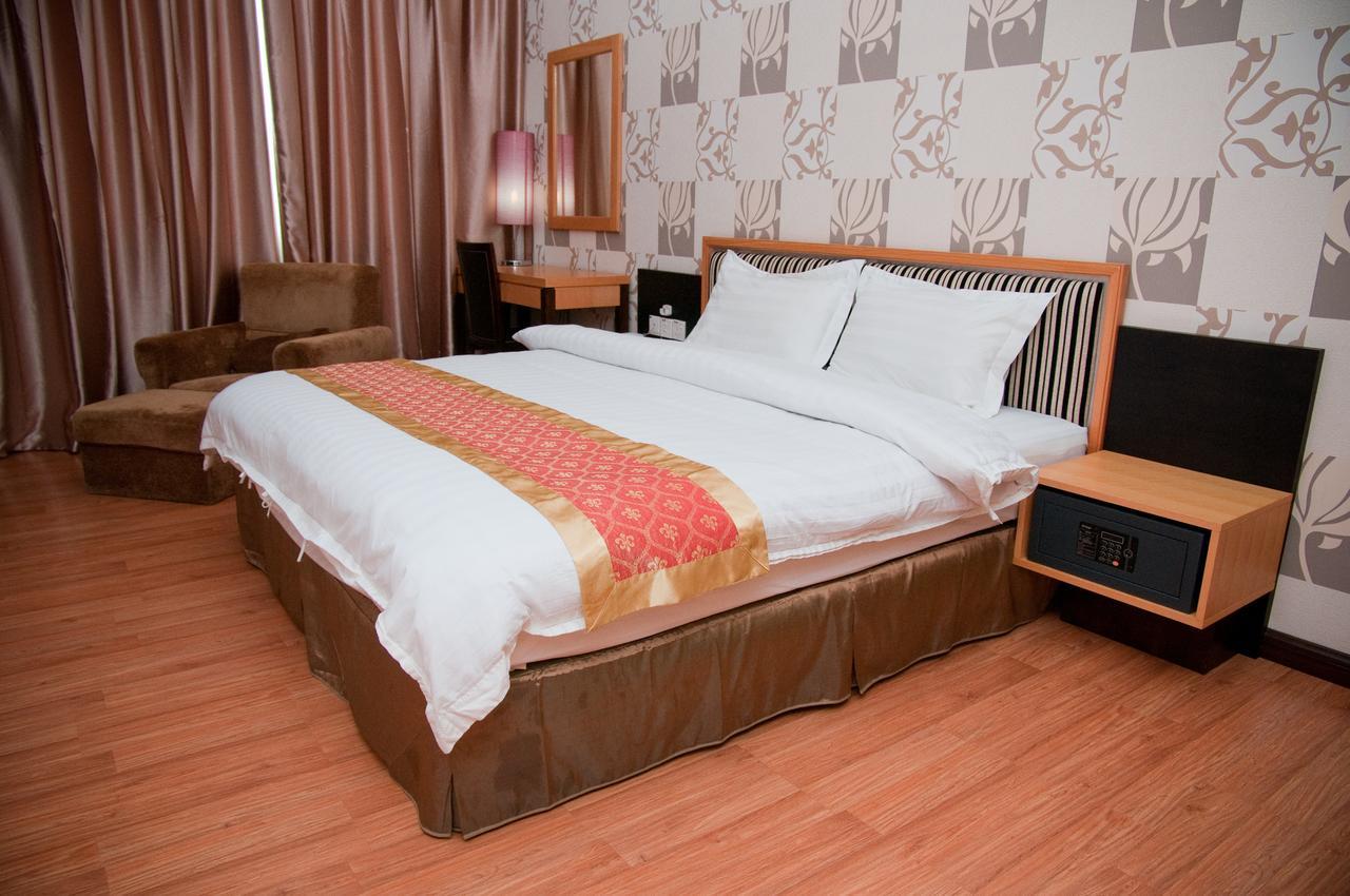 Kemena Hotel Bintulu Buitenkant foto