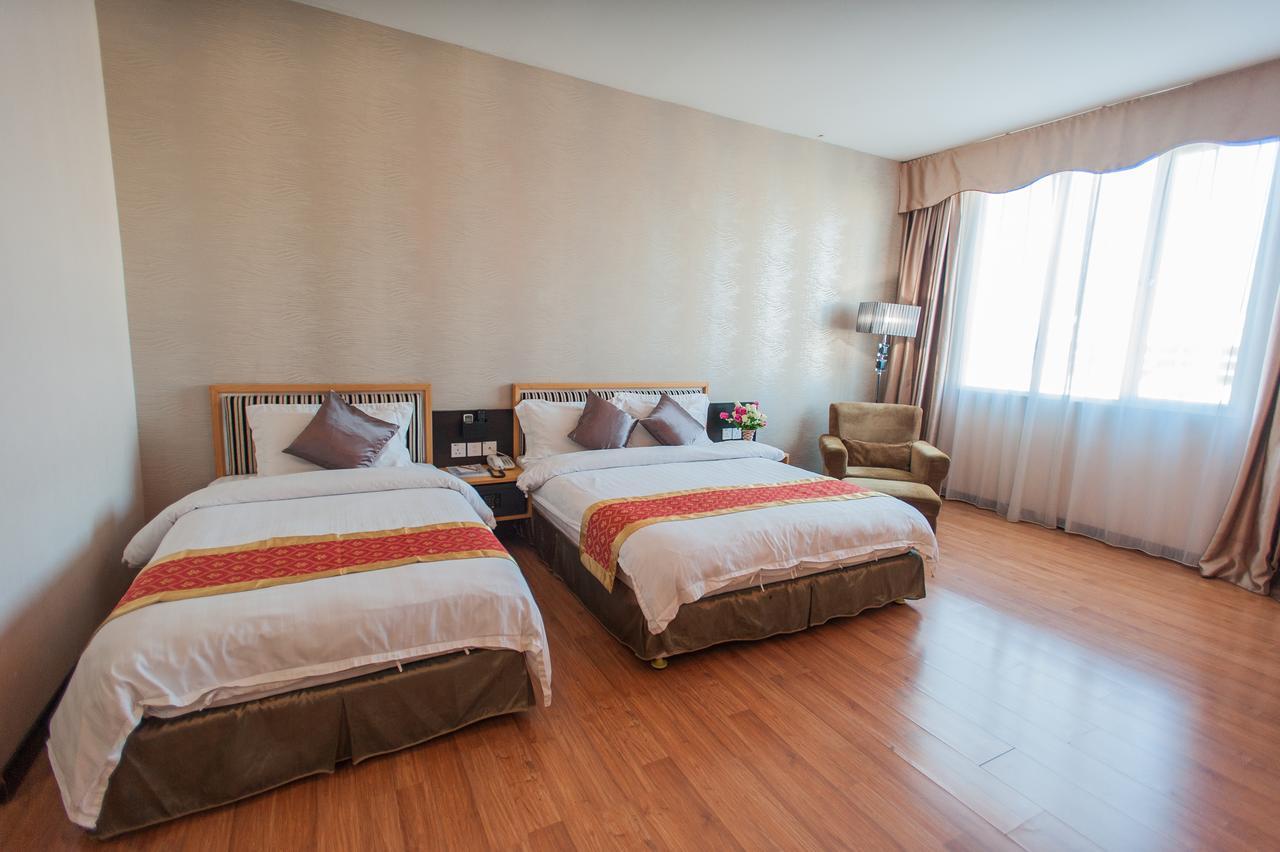 Kemena Hotel Bintulu Buitenkant foto