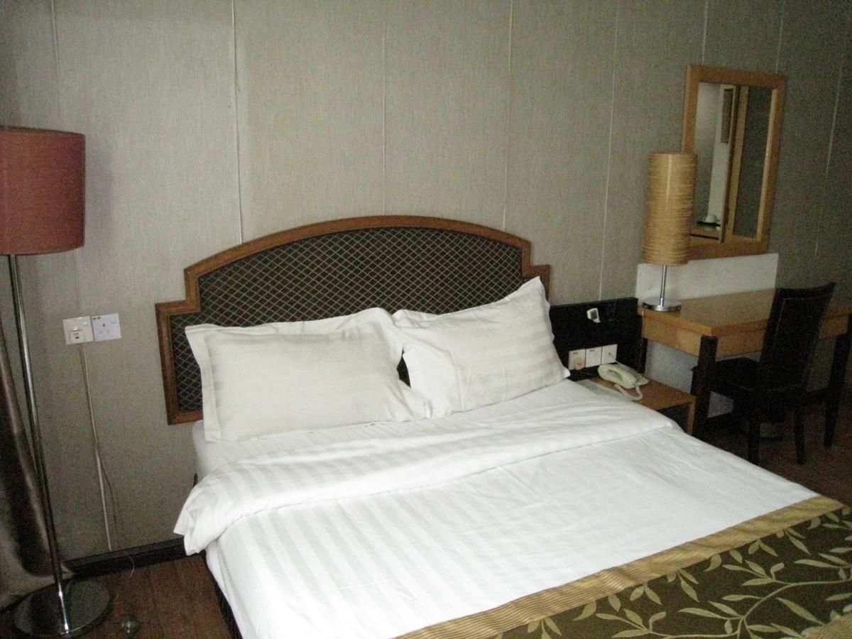 Kemena Hotel Bintulu Buitenkant foto