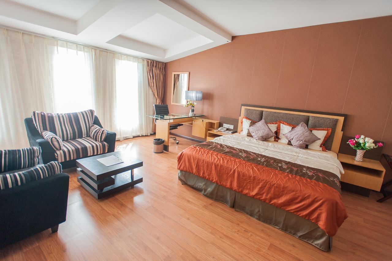 Kemena Hotel Bintulu Buitenkant foto